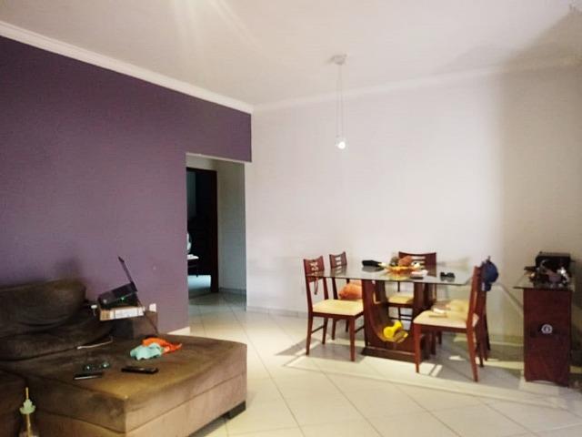 Casa em lote residencial e comercial, 03 quartos, 400m²