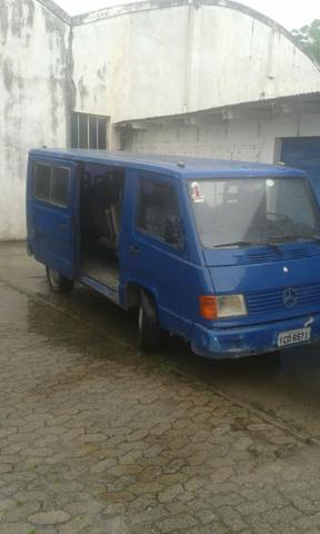 Vendo Micro-Ônibus MB 180 D - Foto 2