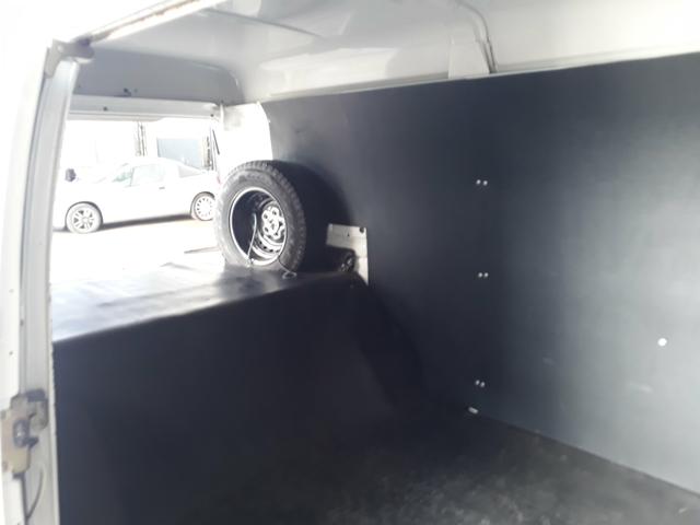 Kombi furgão ano 2012 apenas 6.000 km - Foto 10