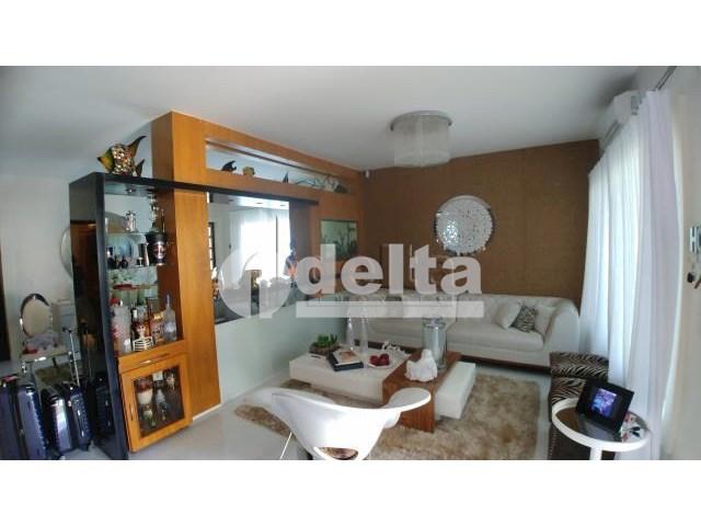 Casa à venda com 3 dormitórios em Cidade jardim, Uberlândia cod:31352