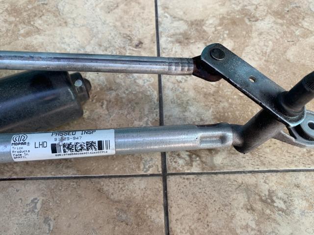 Maquina do limpador parabrisa jeep renegade original - Foto 4