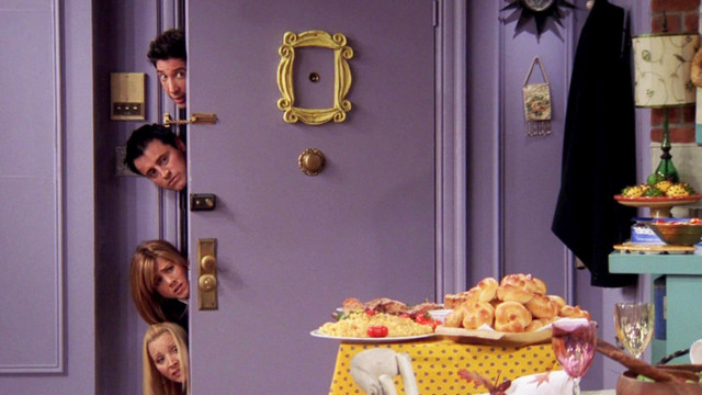 Olho Mágico Adesivo Moldura Amarela Friends, Geek, Decorar - Foto 3