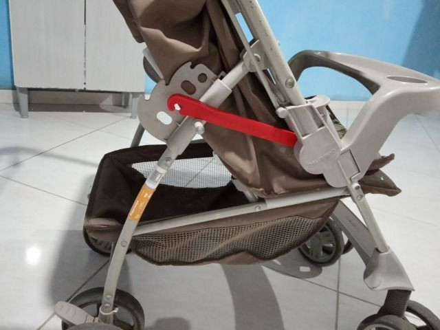 Vendo carrinho de bebê Galzerano - Foto 5