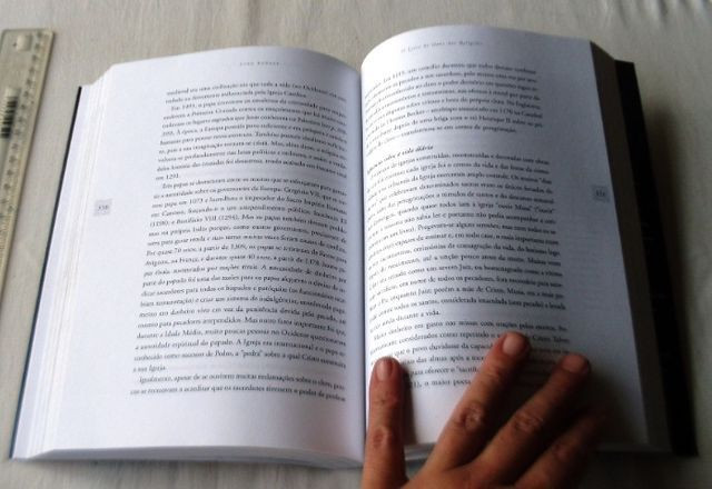 Livro Religioso - O Livro de Ouro das Religiões - John Bowker - 2004 - Foto 4