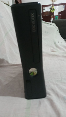 Xbox 360 semi novo