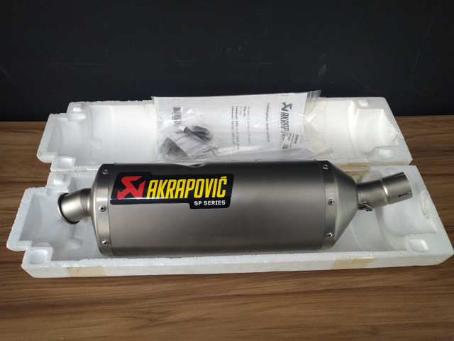 Escapamento Esportivo Akrapovic Titânio Kawasaki ER6N 2009 Até