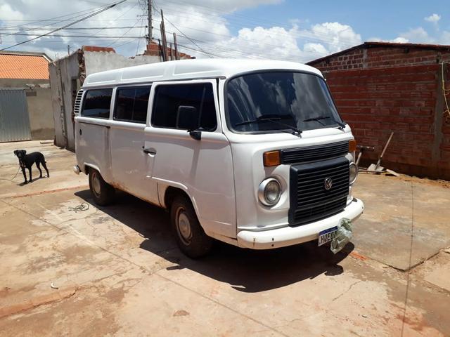 Vendo combi conservada em dias valor 25.000mil telefone wat *92 ou *36 - Foto 4