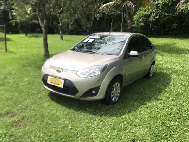 Carro muito novo