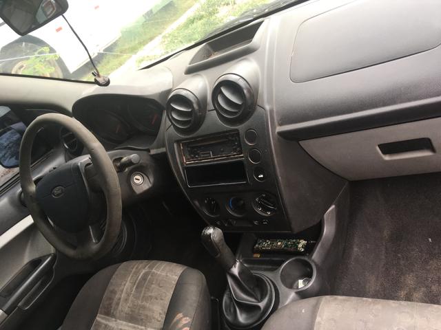 Ford Fiesta 10/10 Ar travas e alarme! - Foto 7