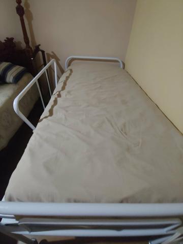 Cama reclinável com protetor e colchão massageador