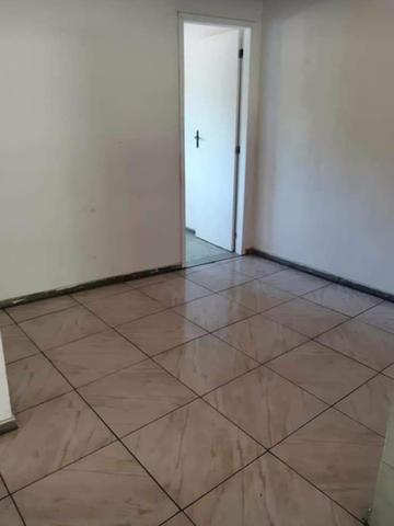 Alugo apartamento em Bacaxá (centro) - Foto 5