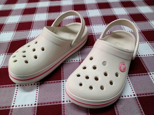 Vendo sandália CROCS infantil