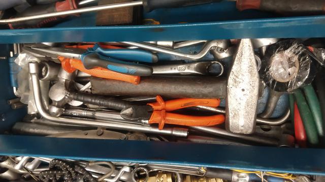 Vendo caixa de ferramentas R$ 2.300