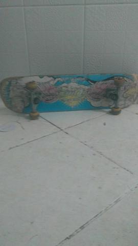 Skate board em ótimo Estado,entrego
