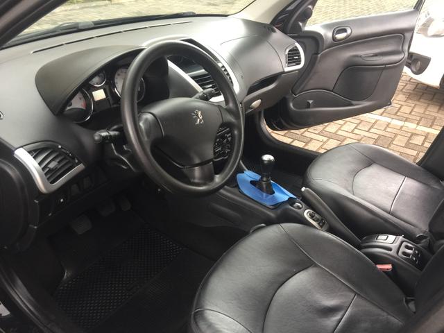 Peugeot 207 XR 1.4 4 portas 2012/2012 Top de linha - Foto 11