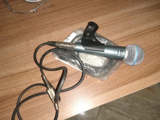 Vendo microfone shure 58 a novinho sem detalhes quem vê compra - Foto 3