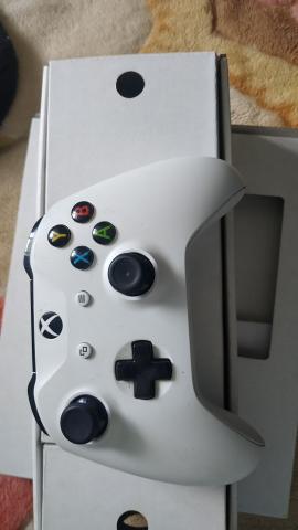 Xbox one s 1tb + controle elite +3 jogos 2 controles - Foto 3