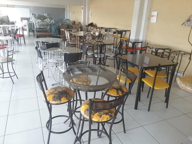 Mesa com banquetas * 5 x sem JUROS - Foto 2