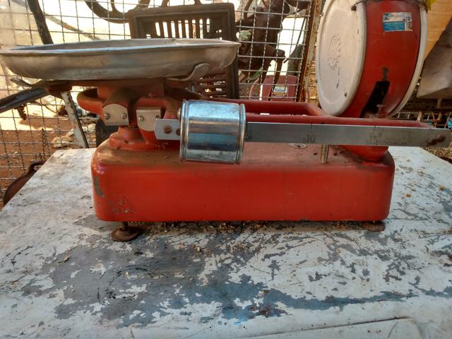 Vendo balança em bom estado de conservação valor 400 reais - Foto 2
