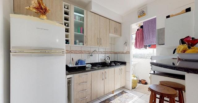 Vende Apto 2 Dormitórios com Garagem Coberta - Foto 8