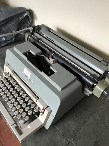 Máquina de escrever - Foto 3