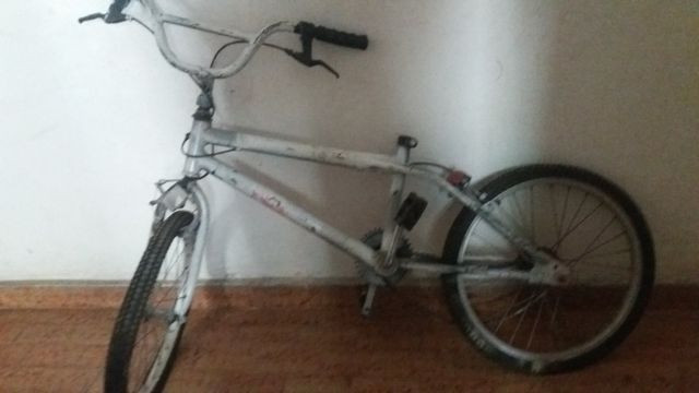 Bicicleta bandeirante antiga projema aro 20 sem Banco