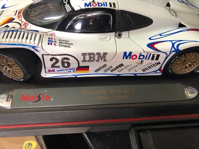 Miniatura Porsche 911 GT1 maisto 1/18 - Foto 4