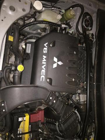 Outlander 3.0 V6 4x4 - Foto 7