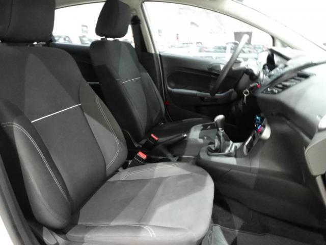 Ford New Fiesta Hatch SE 1.6 - Foto 14