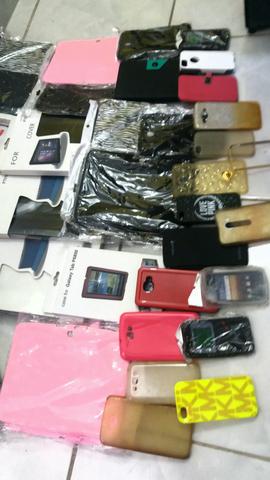 Vendo ou troco 1 Lote de 100 capas de celulares todas novas Valor 200 avista - Foto 2