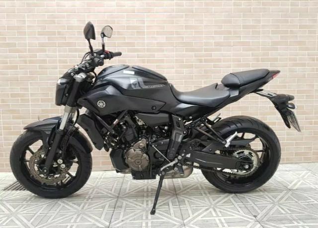 Yamaha mt 07 - Foto 4