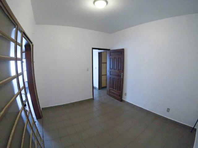 Casa ampla com 4 dormitórios - varanda - murada - gradeada - bairro São Vicente - BV/RR - Foto 6