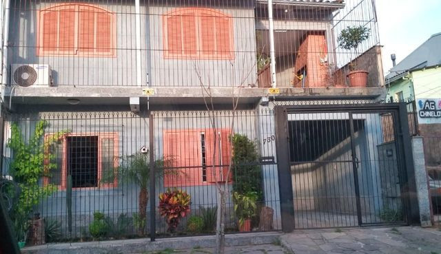 Lindo Sobrado no Bairro Sarandi