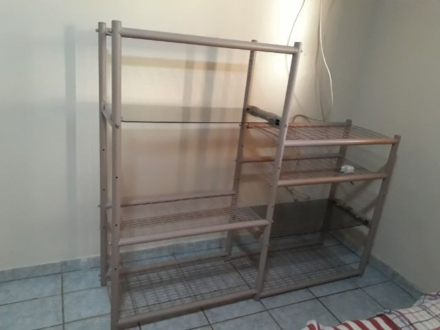 Estante de aço