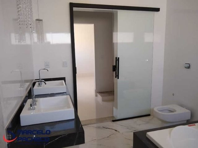 Excelente Casa de Esquina no Anaville - Foto 13