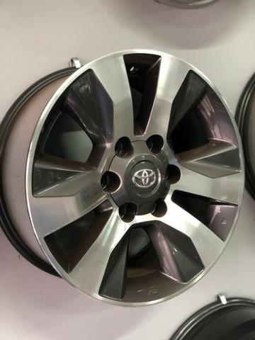 Rodas Aro 17 Toyota Hilux Original SRV Graphite Diamond - Foto 6