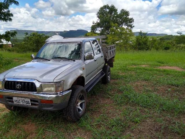 Toyota Hilux 4x4 - Foto 3