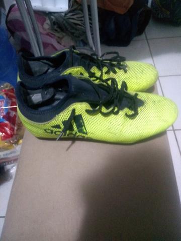 Chuteira Adidas