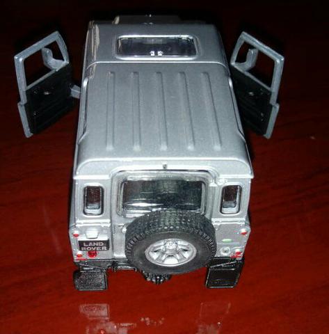 Carrinho de Metal de um Land Rover