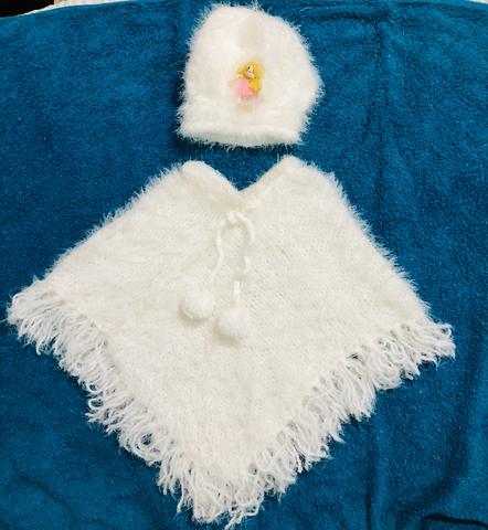 Poncho de crochê infantil com gorro