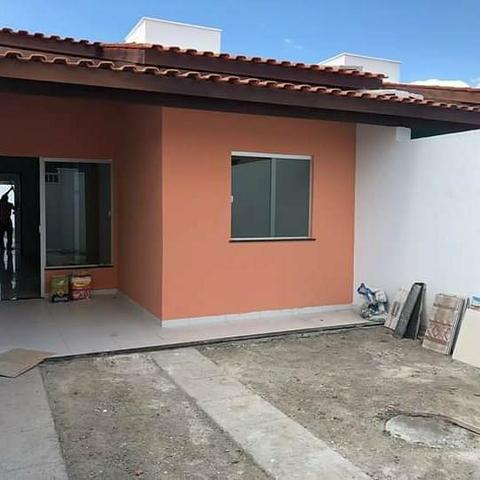 Casa 2/4 sendo uma suite toda no porcelanato