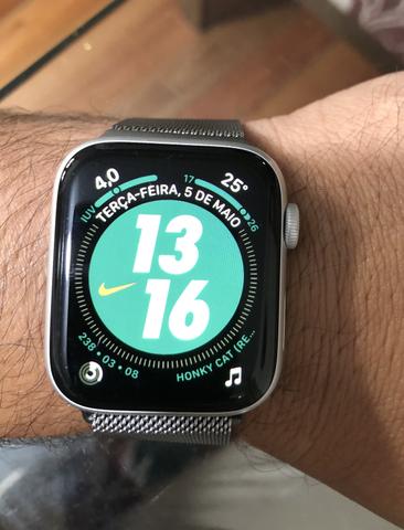 Apple Watch 4 44mm Nike