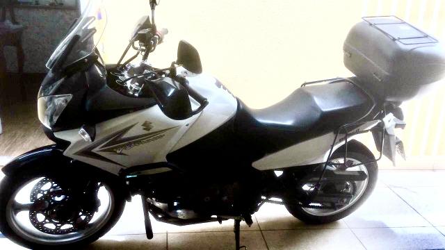 V-Strom 650 branco pérola