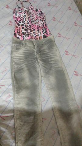 Vendo por 20 reais calça e body morena rosa por