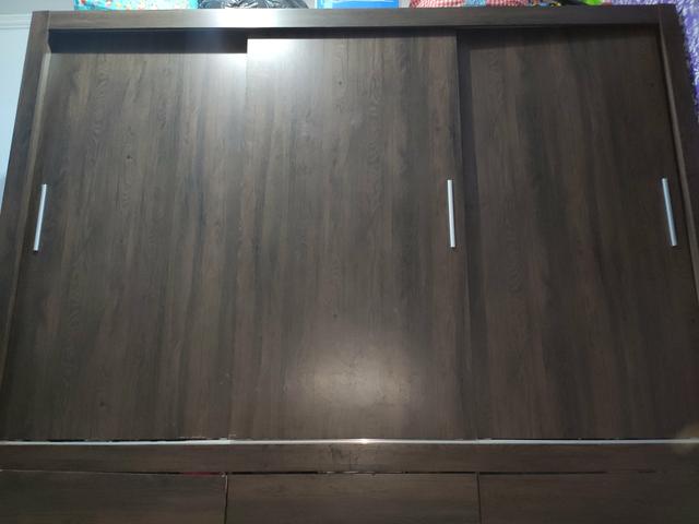 Guarda roupa novo , só está com 3 gavetas soltas - Foto 4