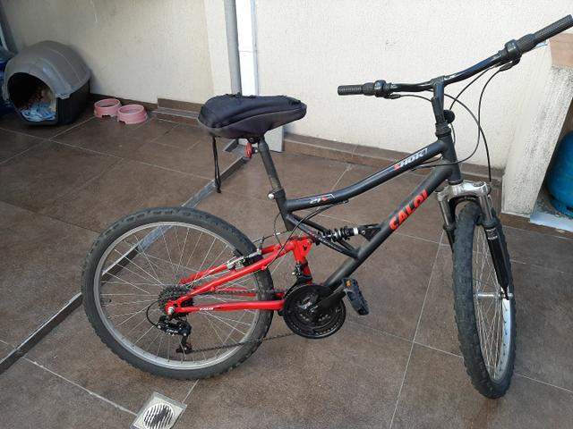 Bicicleta Caloi aro 24 com suspensão