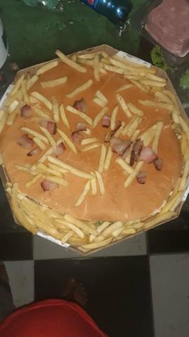 X-Familia 30 cm promocional Carne frango e calabresa + fritas + Refri 2 litros - Foto 3
