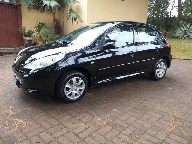 Peugeot 207 XR 1.4 2013 - Foto 2