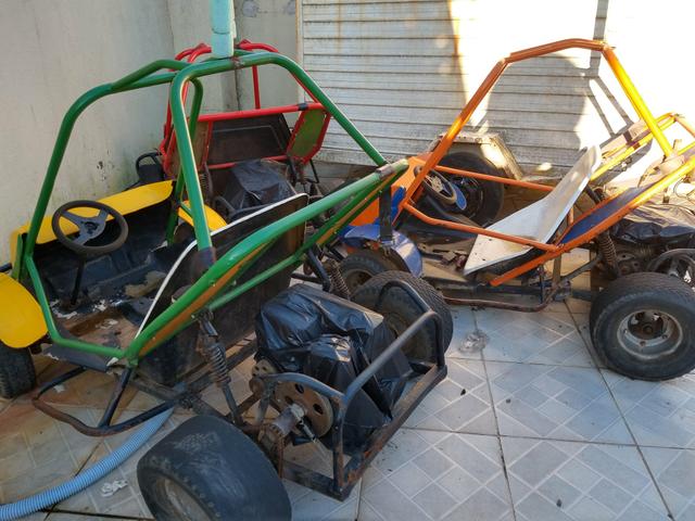 Vendo pista com 3 mini buggy caioba