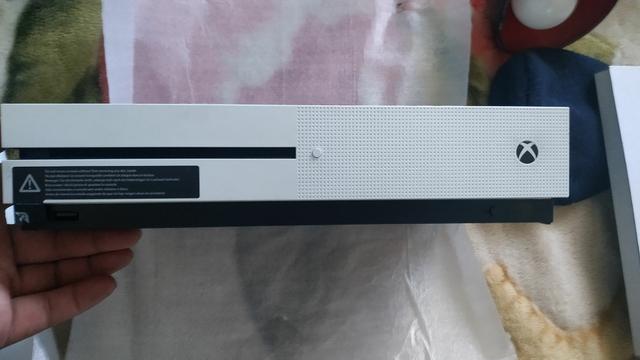 Xbox one s 1tb + controle elite +3 jogos 2 controles - Foto 5